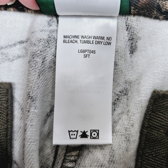 Cabela's Realtree Women's Camo Cargo Pants Hunting Hiking Camping NWT - Picture 13 of 14